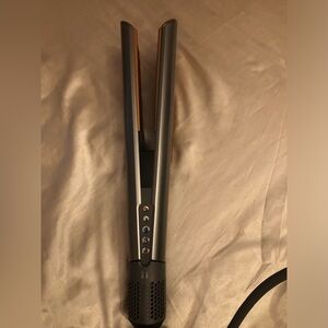 Dyson Airstrait Straightener